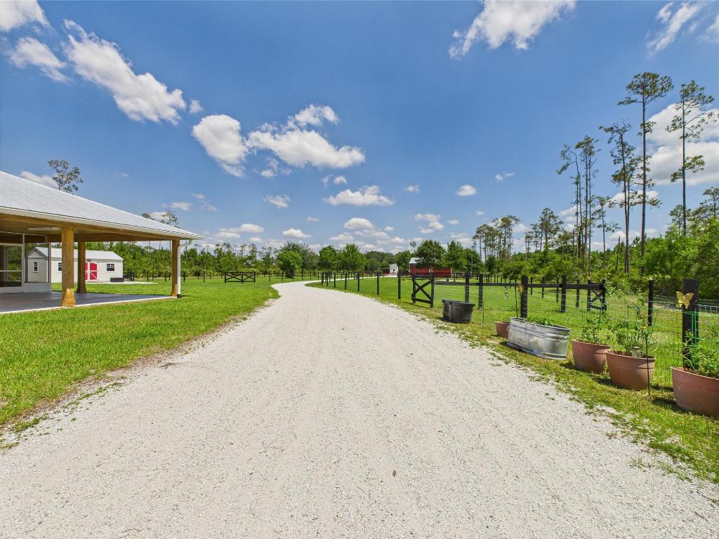 INDIAN HAMMOCK HUNT AND RIDING - Residential