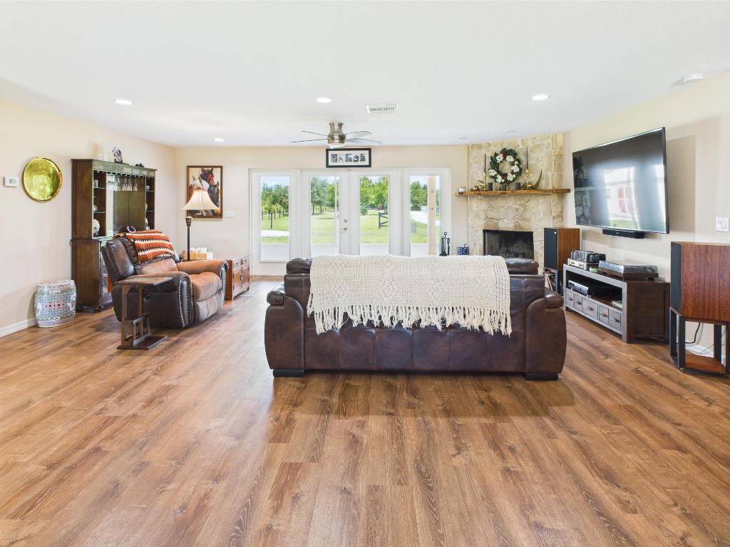 INDIAN HAMMOCK HUNT AND RIDING - Residential