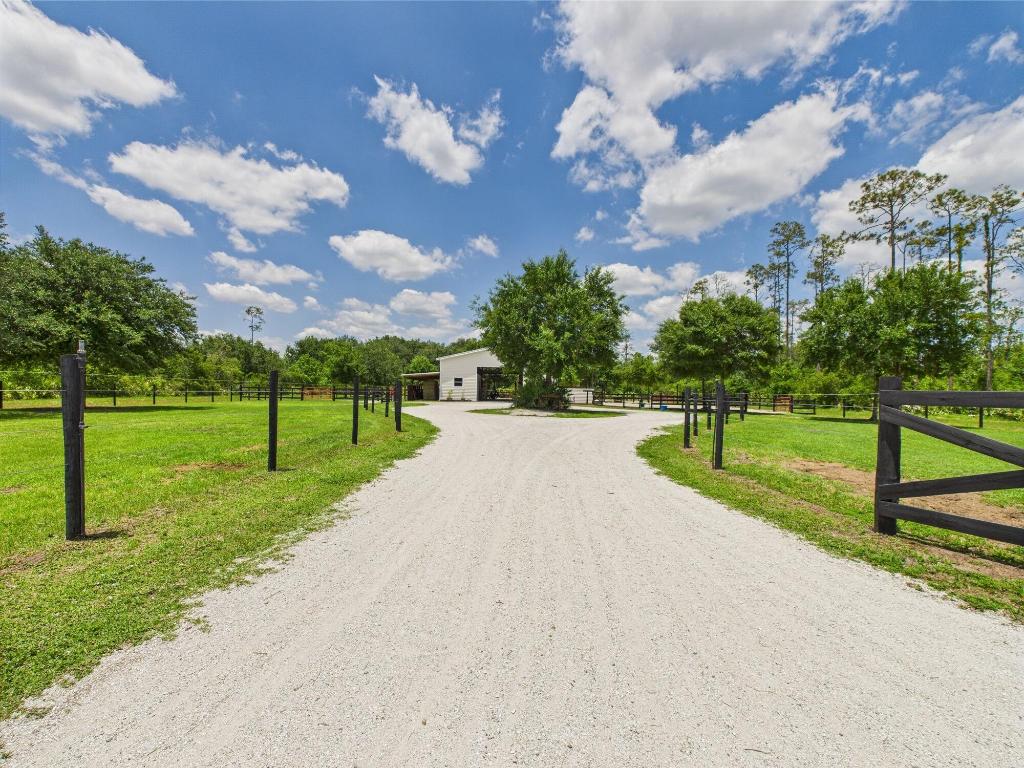 INDIAN HAMMOCK HUNT AND RIDING - Residential