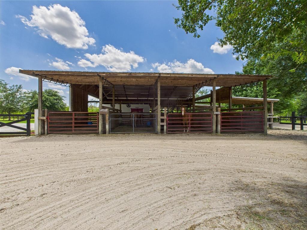 INDIAN HAMMOCK HUNT AND RIDING - Residential