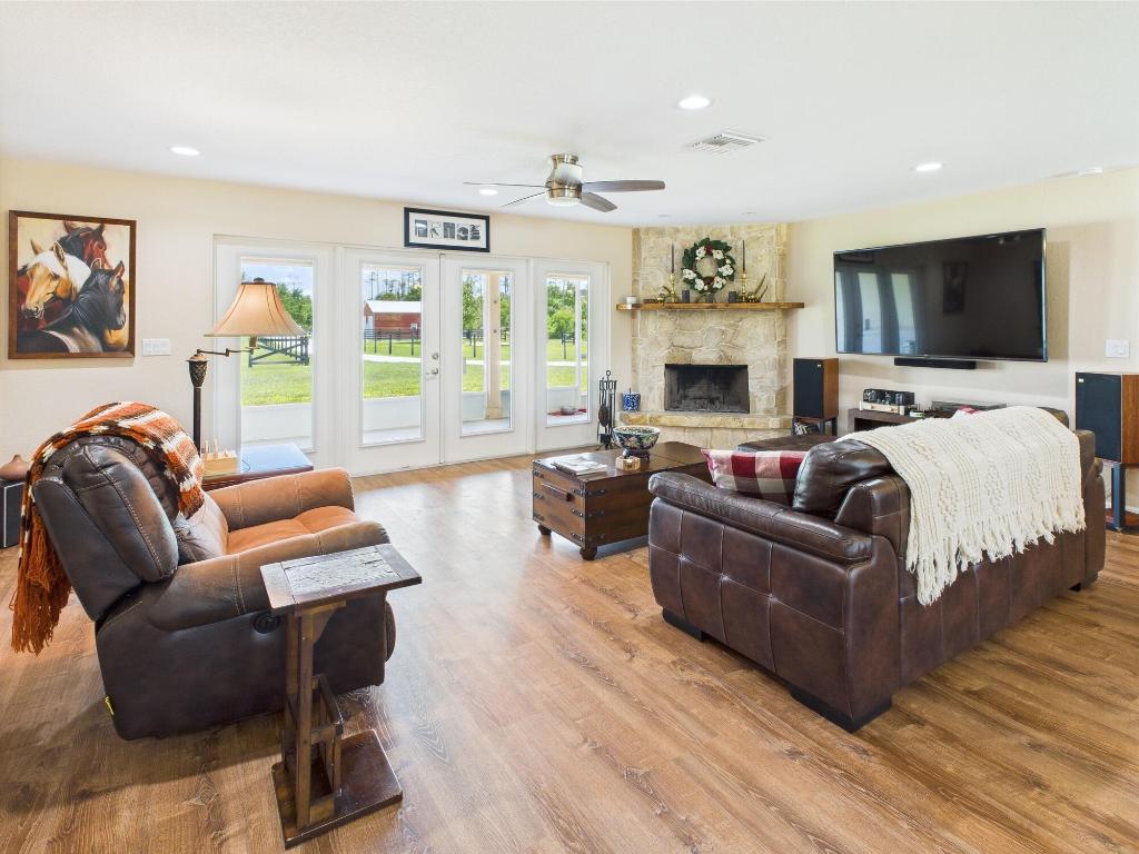 INDIAN HAMMOCK HUNT AND RIDING - Residential