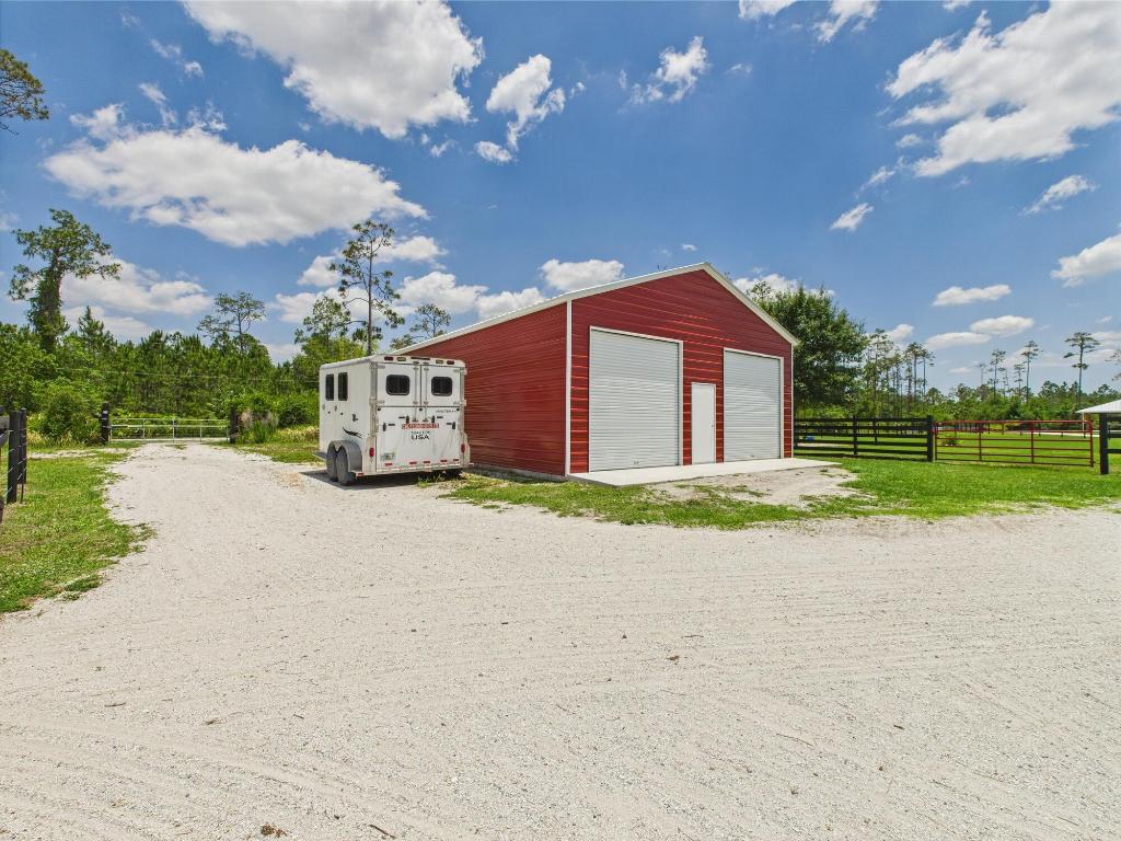 INDIAN HAMMOCK HUNT AND RIDING - Residential