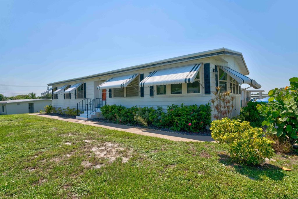Photo of 7075 SE Bluebird Circle, Hobe Sound, FL 33455 (MLS # R10936663)