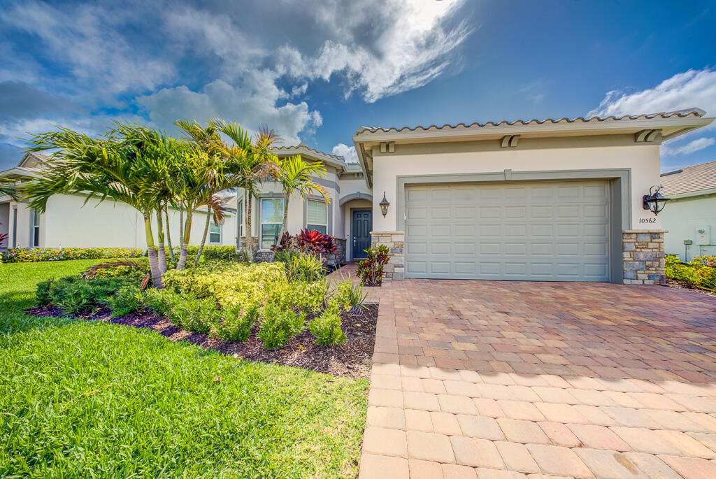 10562 Northbrook Circle
