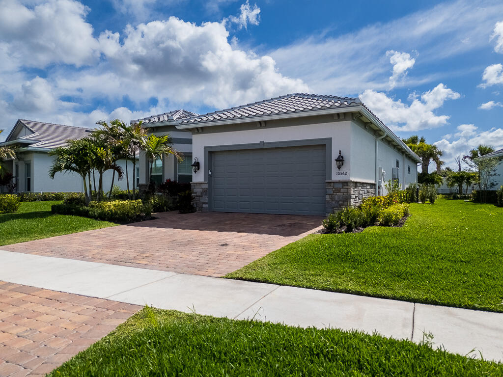 10562 Northbrook Circle