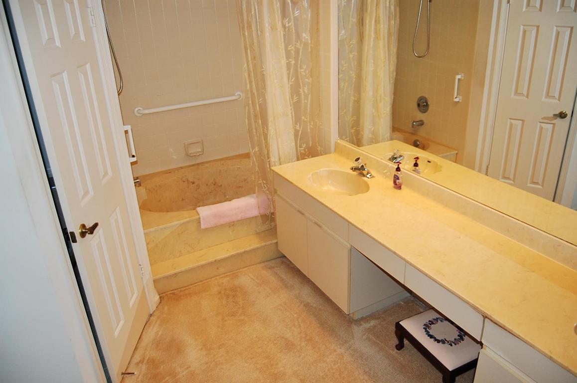 LEXINGTON GREEN CONDO - Residential