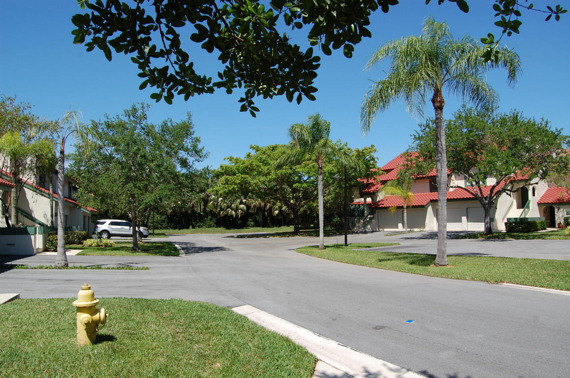 LEXINGTON GREEN CONDO - Residential