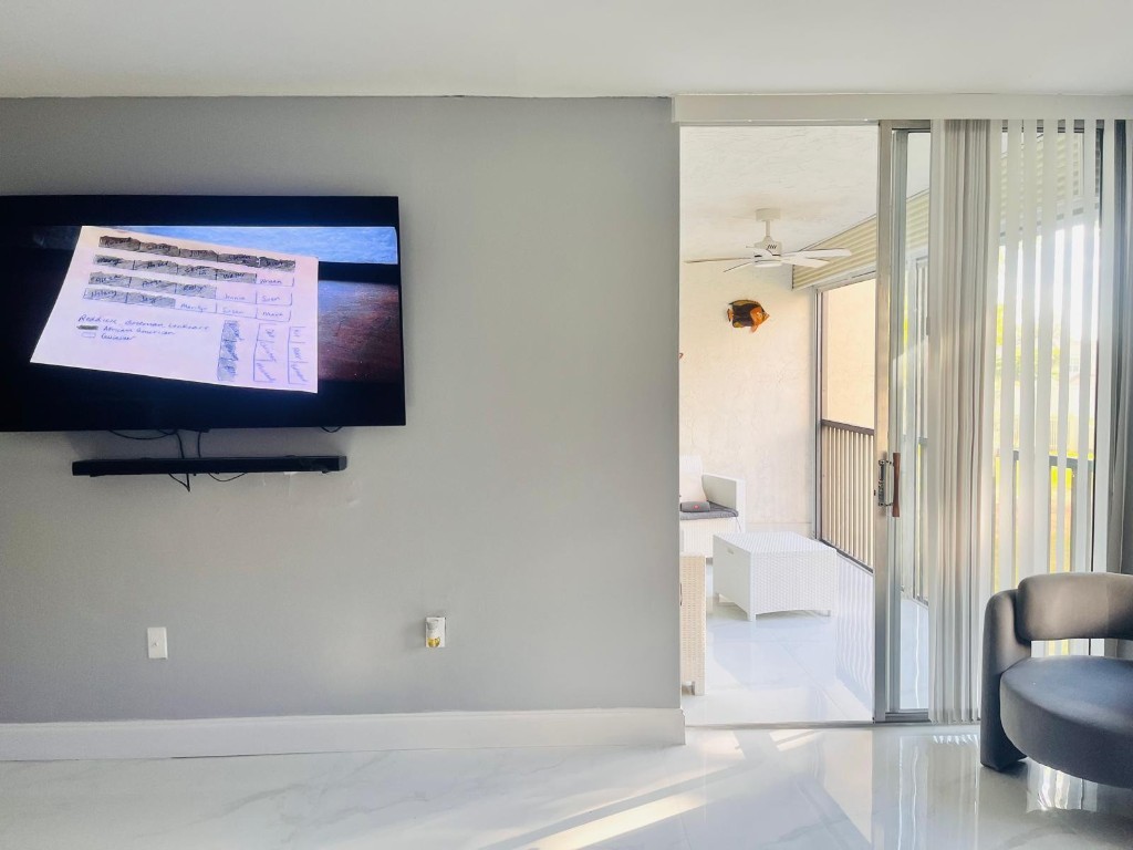 18TH HOLE AT INVERRARY - Residential