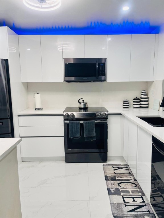 18TH HOLE AT INVERRARY - Residential