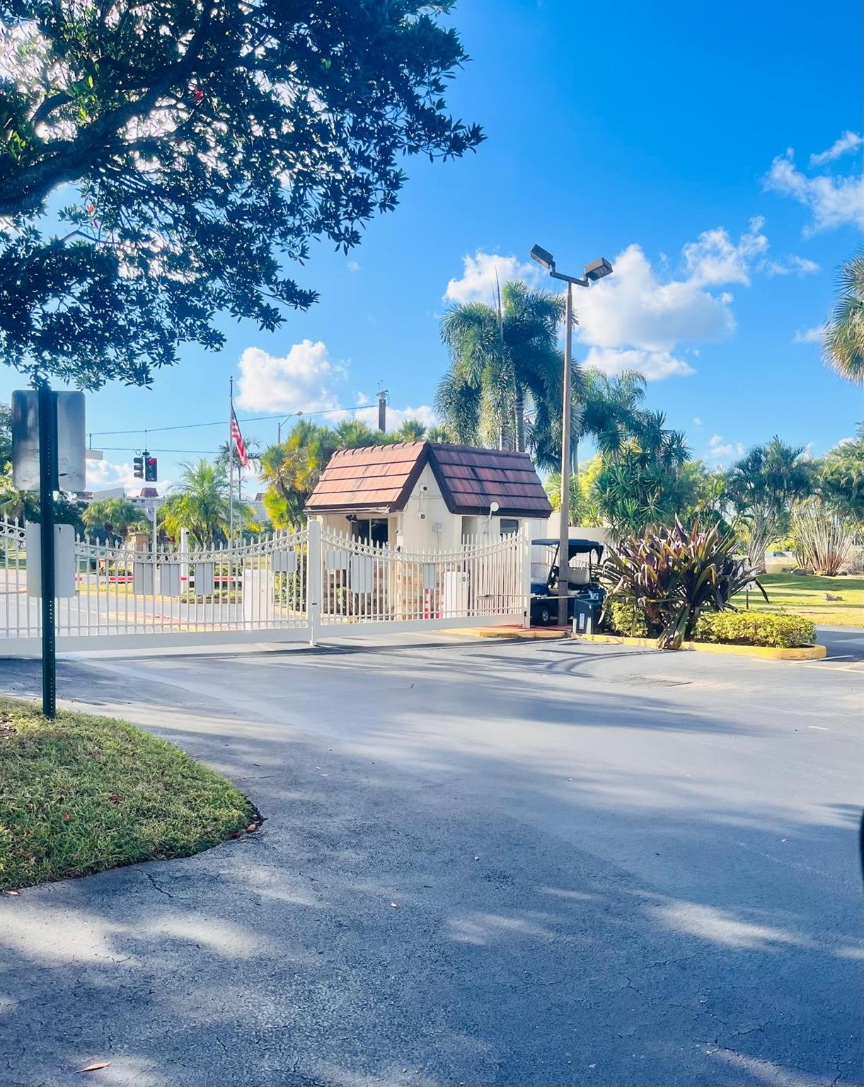 18TH HOLE AT INVERRARY - Residential