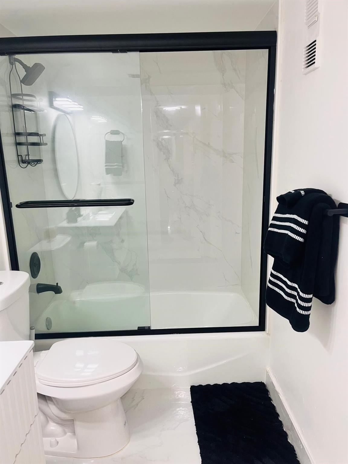 18TH HOLE AT INVERRARY - Residential