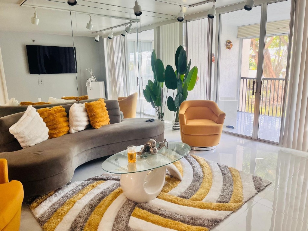 18TH HOLE AT INVERRARY - Residential