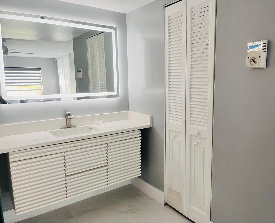 18TH HOLE AT INVERRARY - Residential