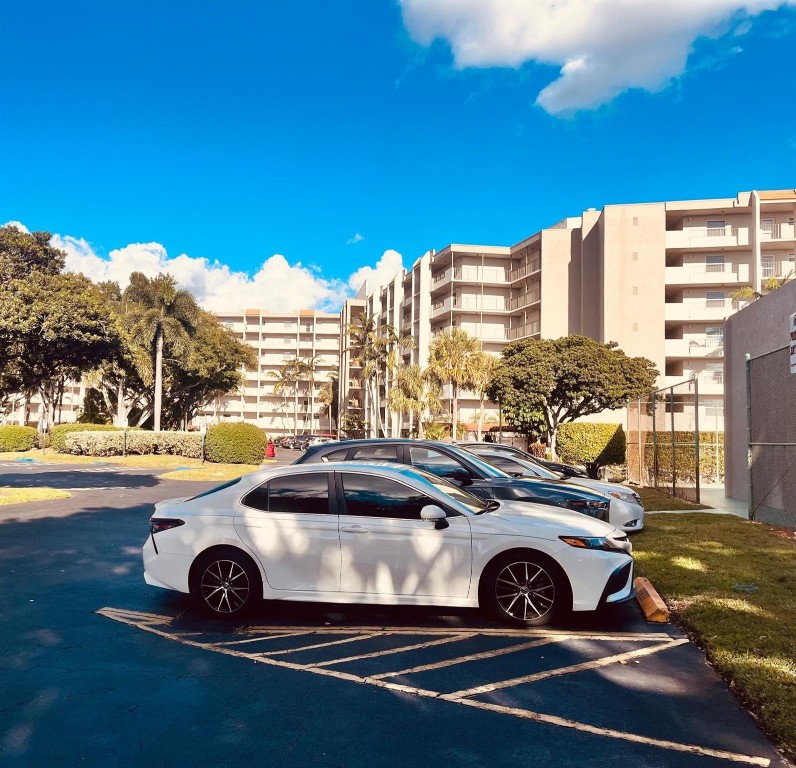 18TH HOLE AT INVERRARY - Residential