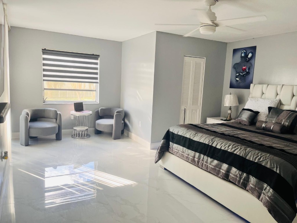 18TH HOLE AT INVERRARY - Residential