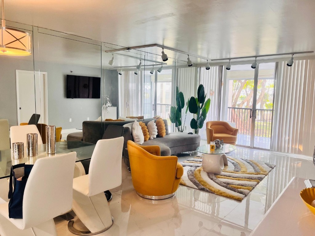 18TH HOLE AT INVERRARY - Residential