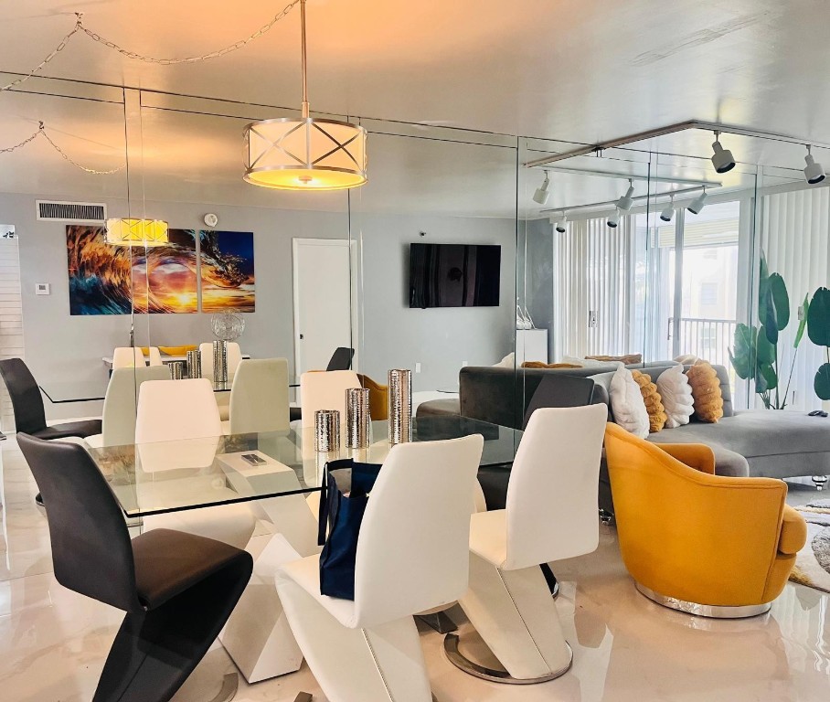 18TH HOLE AT INVERRARY - Residential