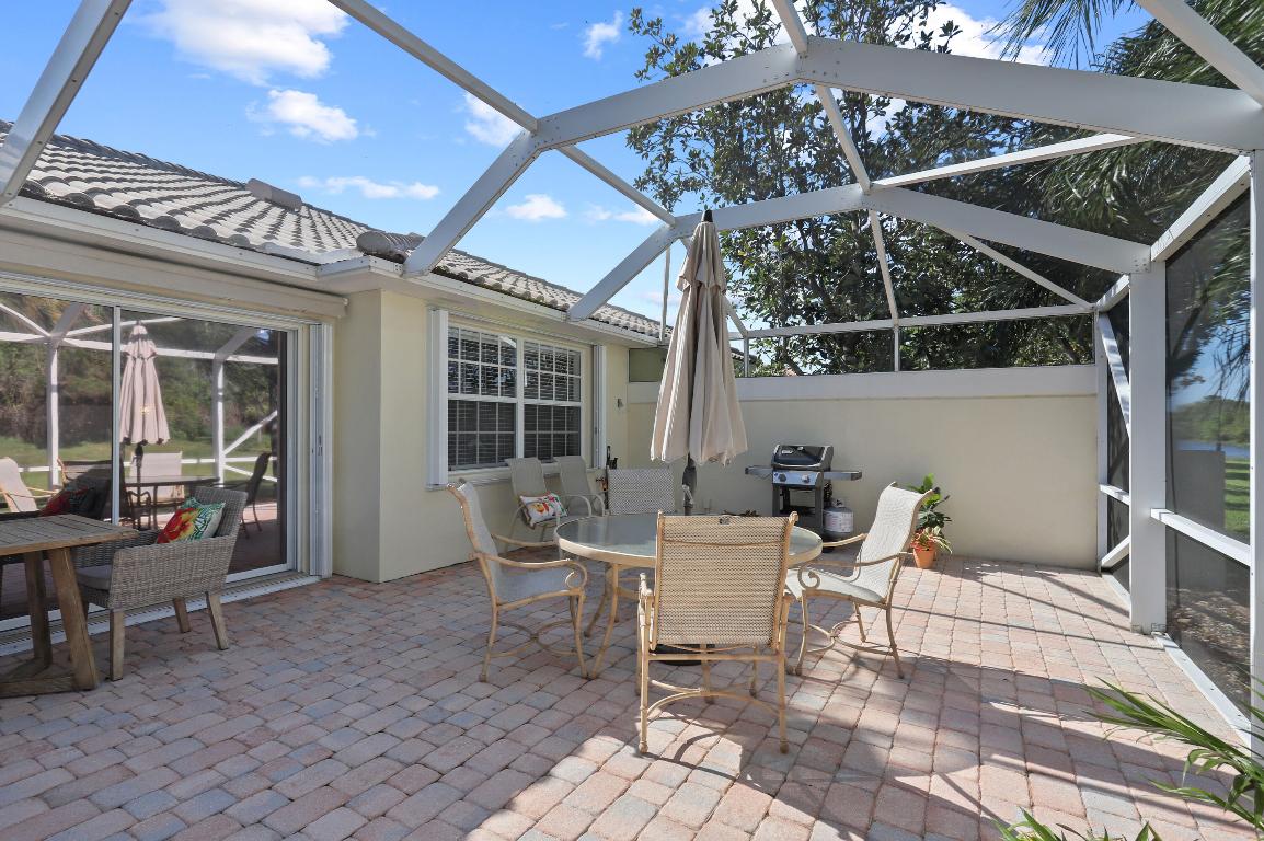 DOUBLE TREE - Residential