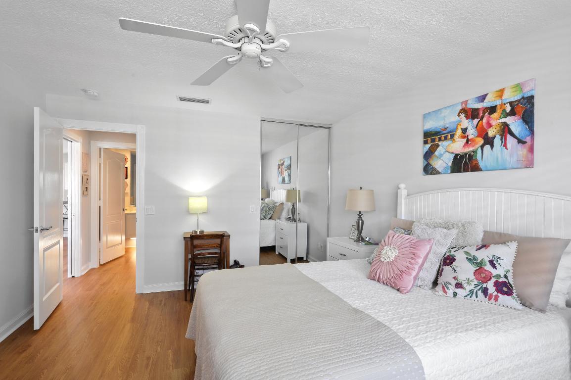 DOUBLE TREE - Residential