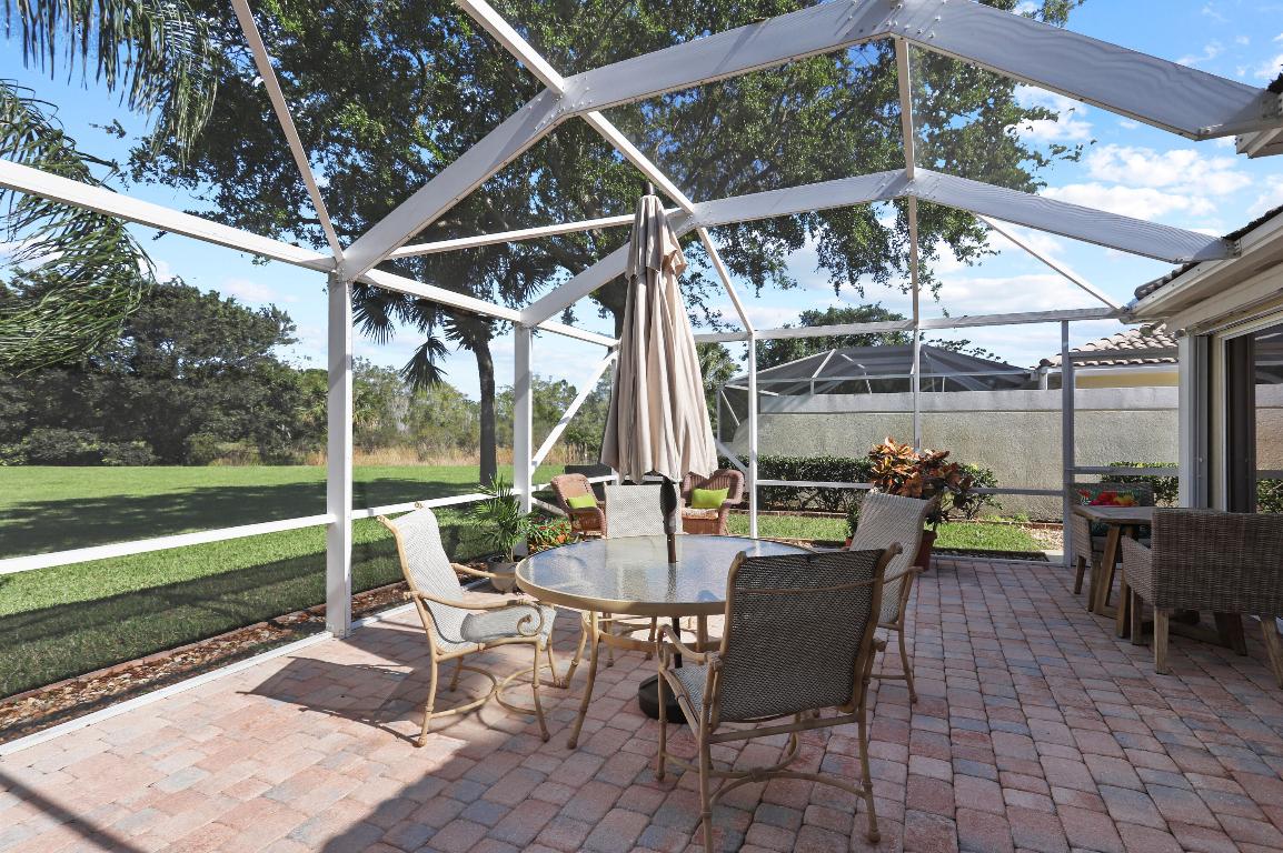 DOUBLE TREE - Residential