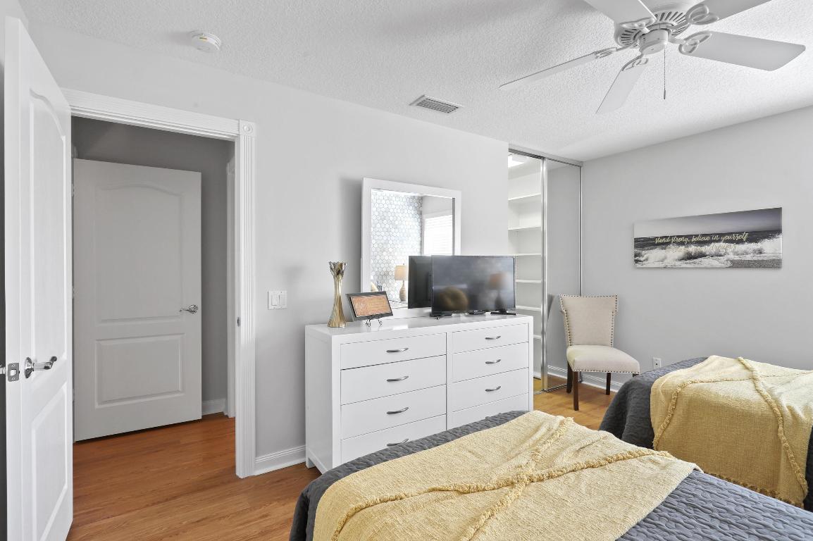 DOUBLE TREE - Residential