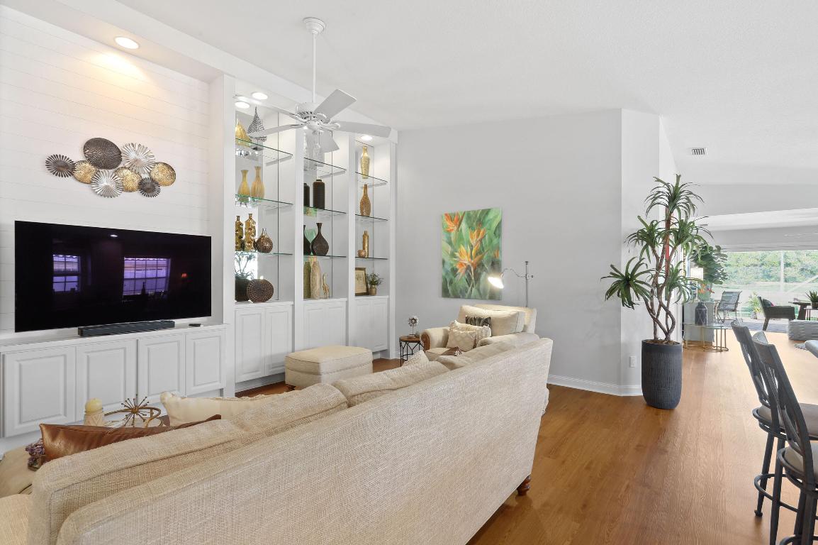 DOUBLE TREE - Residential