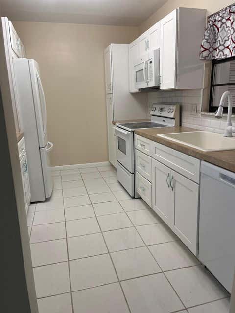 Tiny photo for 4054 N Pine Island Road #1a, Sunrise, FL 33351 (MLS # B26009130)