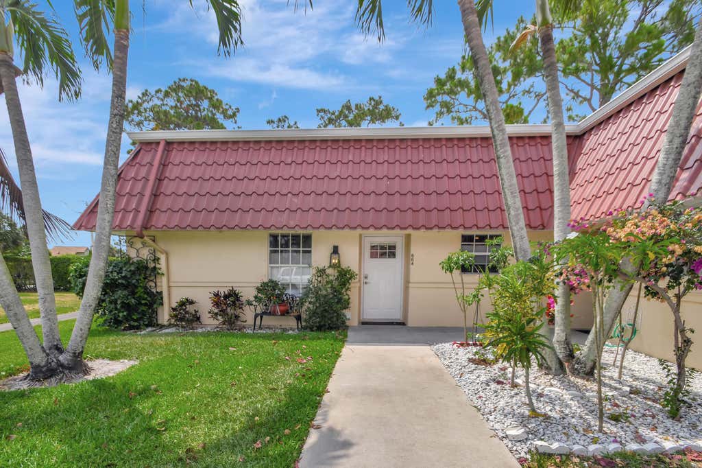 Photo of 664 Marlboro Oval Oval, Lake Worth, FL 33467 (MLS # R10988770)