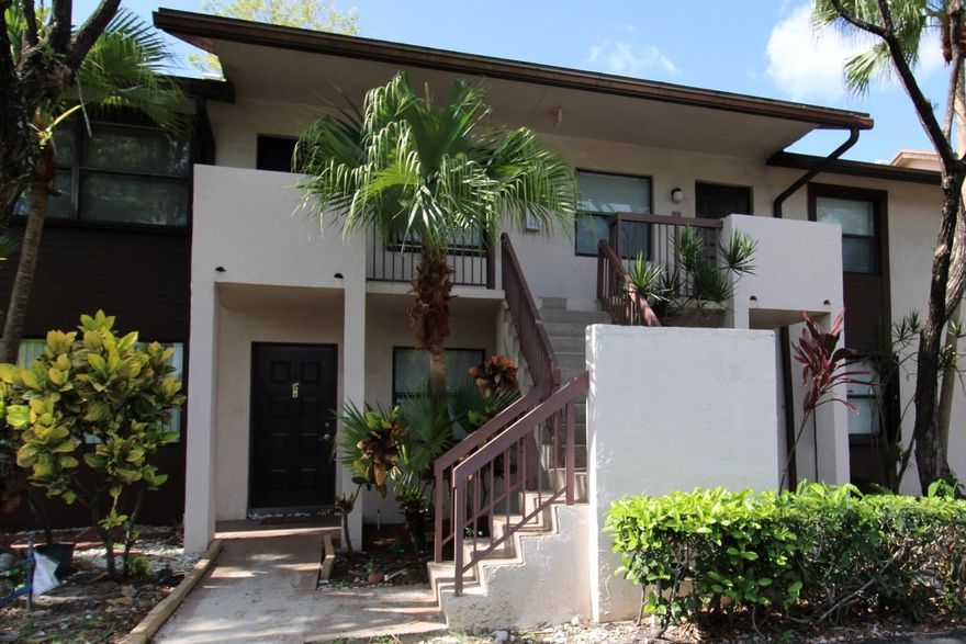 Lovely 2 bedroom 2 bathroom condo, with a beautiful updated kitchen, white cabinets, updated primary bathroom, all ages, beautiful lake view, washer and dryer in unit, no carpet!  Great Sunrise location close to shopping, highways,  transportation, and restaurants!