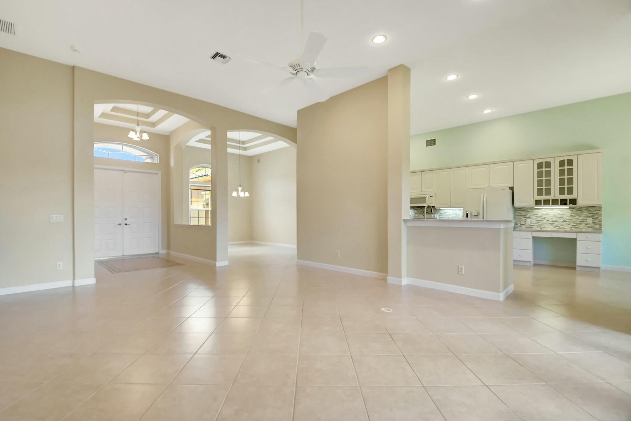 9429 Lantern Bay Circle