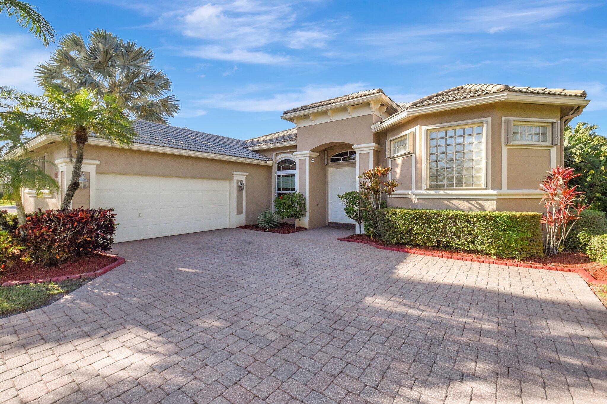 9429 Lantern Bay Circle