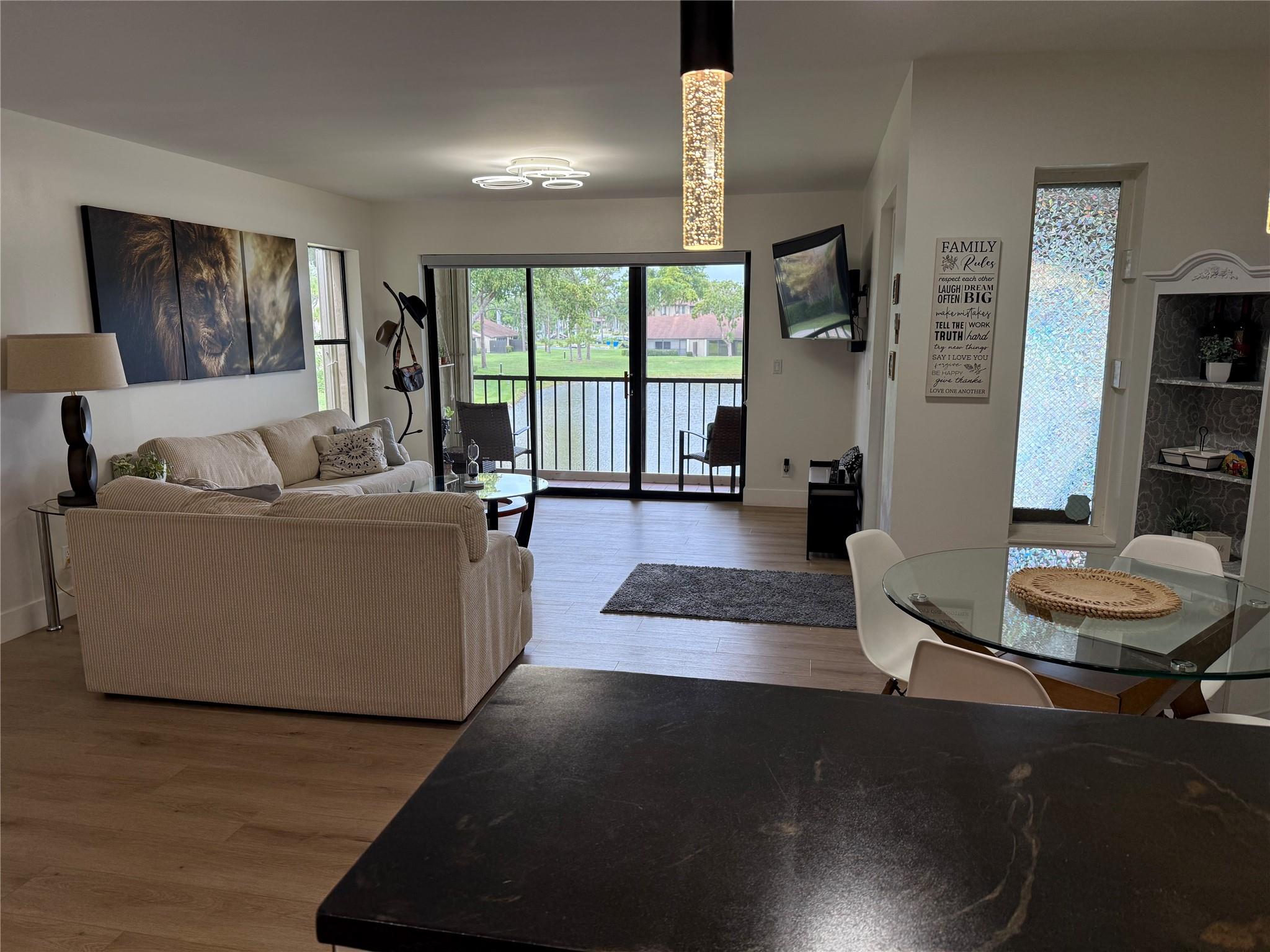 714 Sunny Pine Way F2, Greenacres, FL, 33415/$272,000 1 714 Sunny Pine Way F2