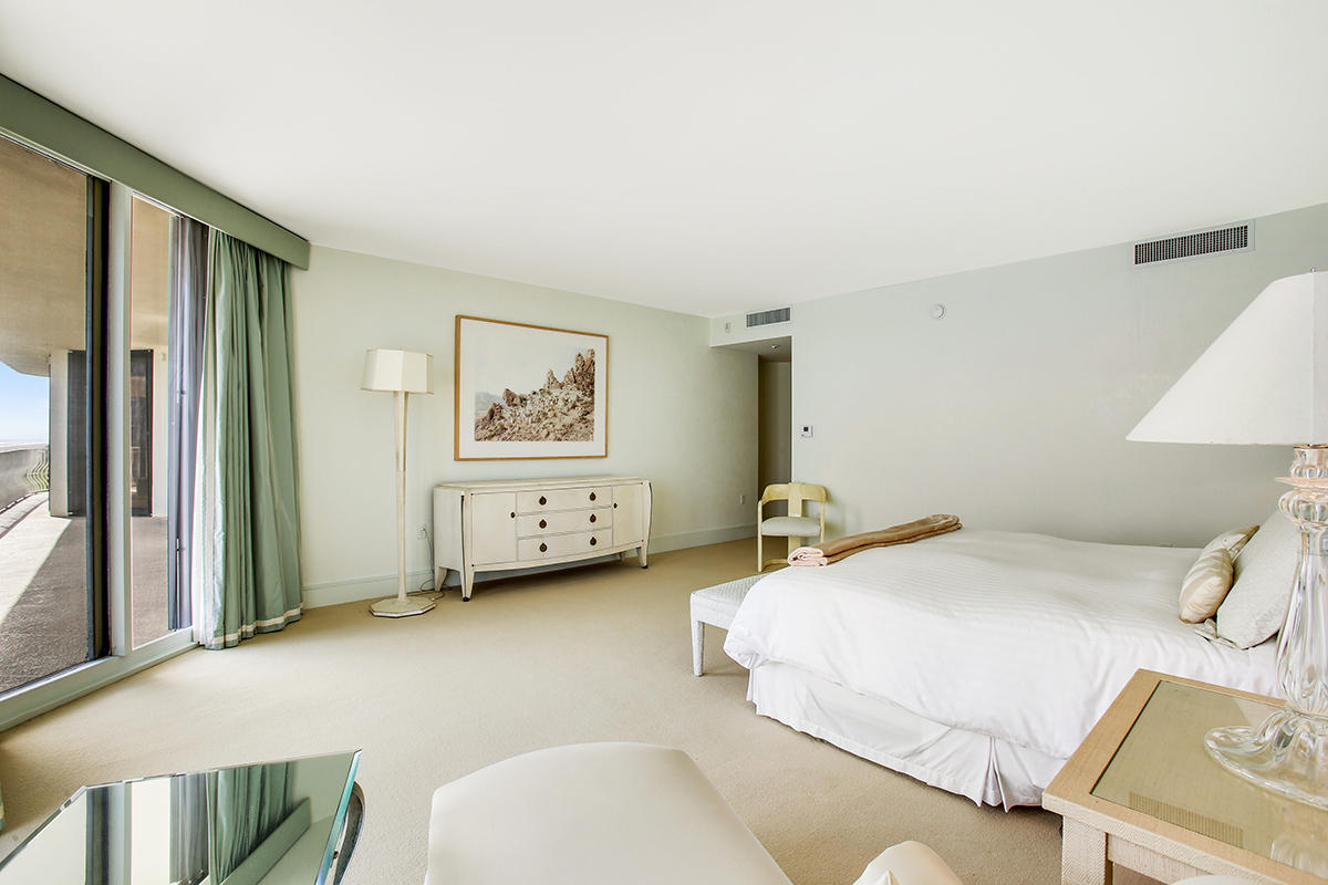 TWO THOUSAND CONDO - Residential