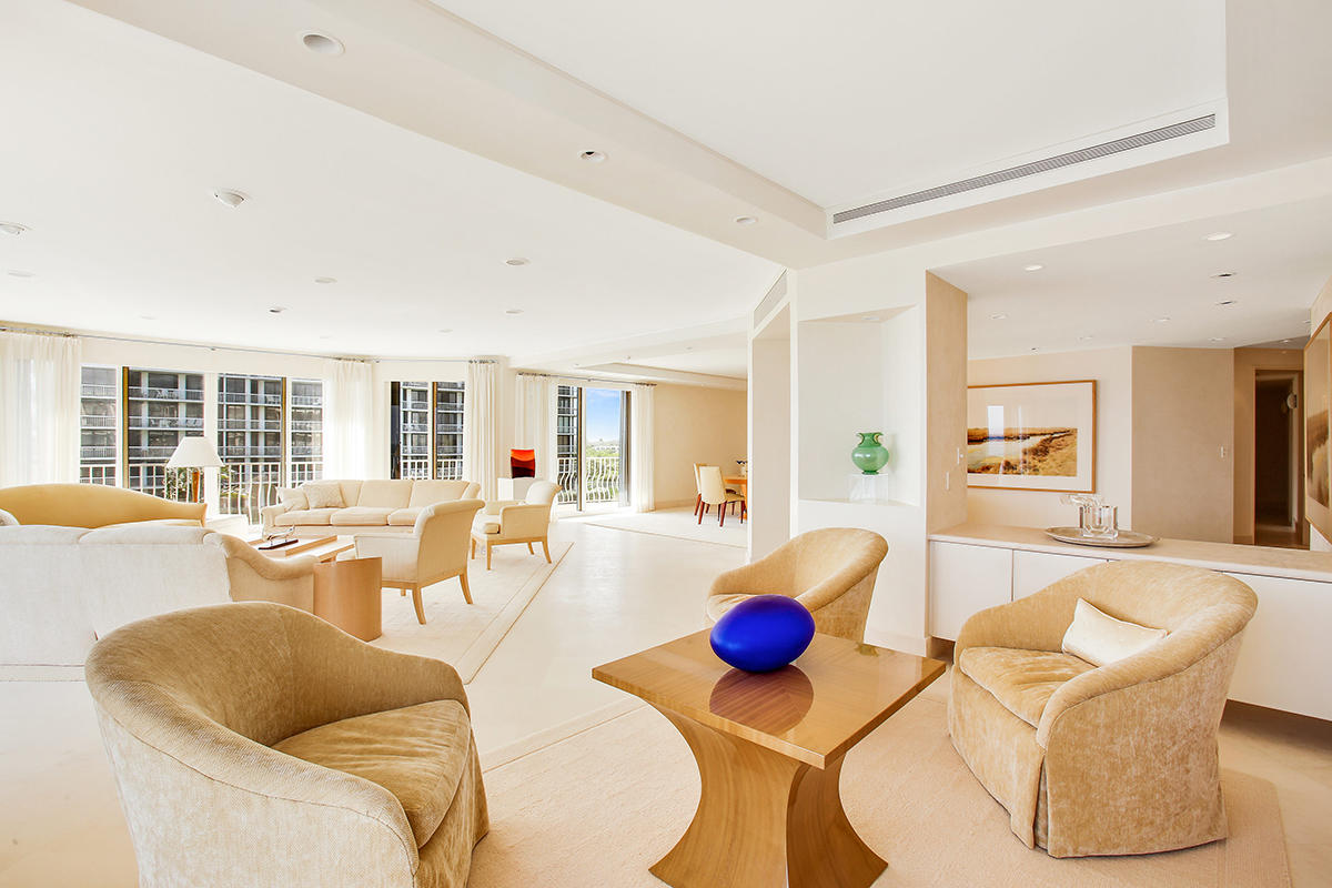 TWO THOUSAND CONDO - Residential