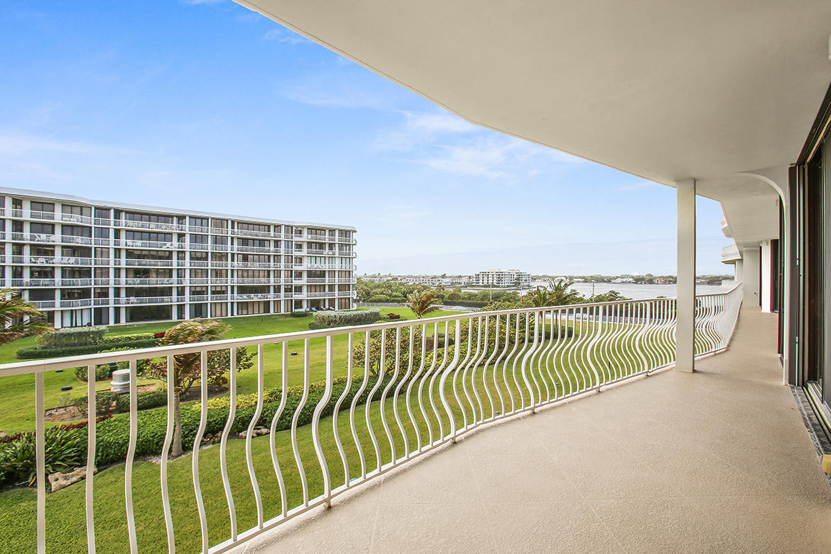 TWO THOUSAND CONDO - Residential