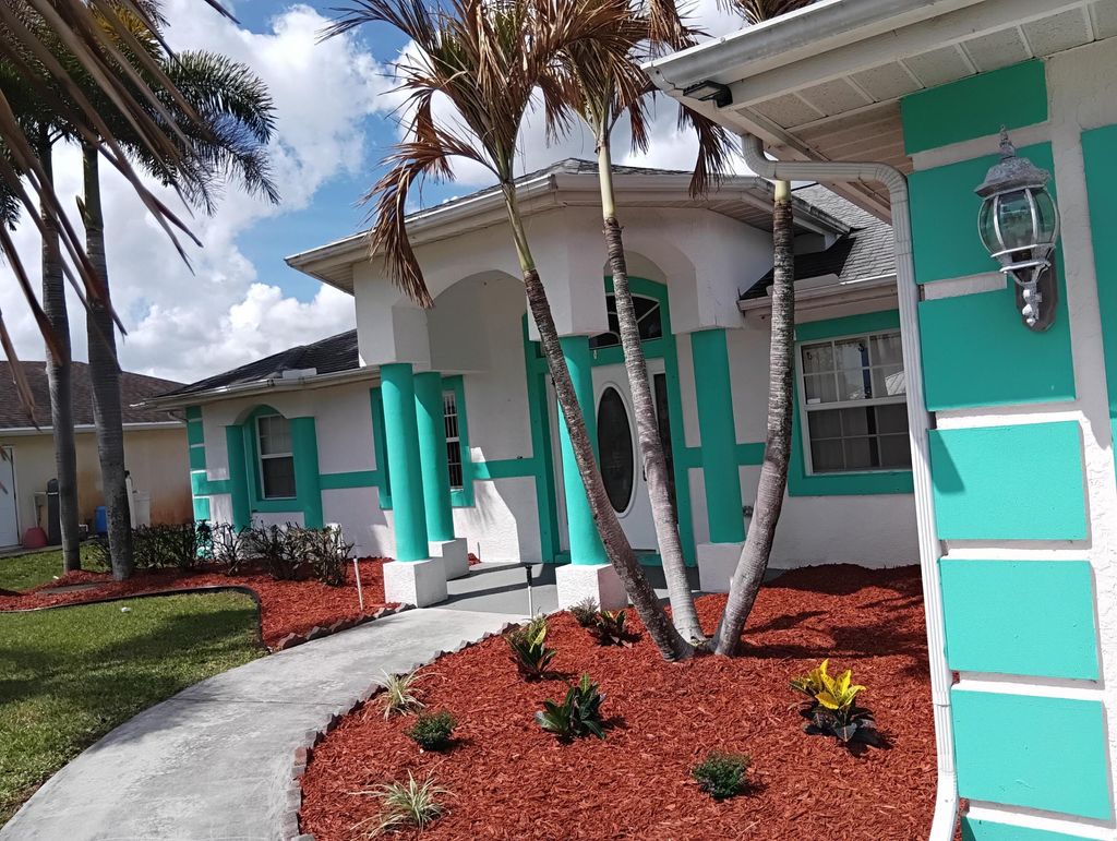 Photo of 726 SW Byron Street, Port Saint Lucie, FL 34983 (MLS # B26012399)