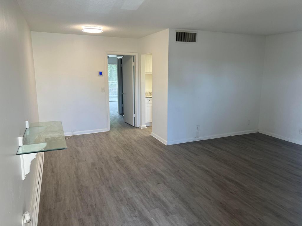 Photo of 409 Us Highway 1 #205, North Palm Beach, FL 33408 (MLS # R11052271)