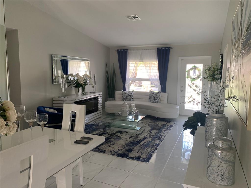 Springtree Lakes 79-12 B - Residential