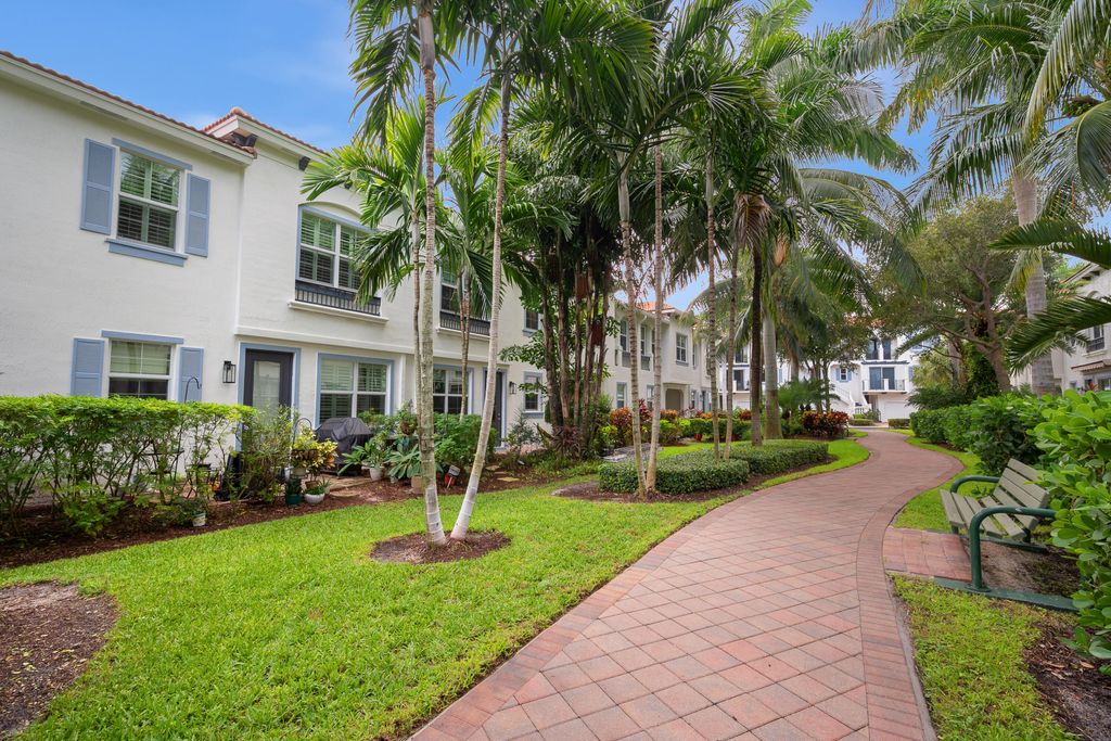Photo of 3144 Waterside Circle, Boynton Beach, FL 33435 (MLS # R11055001)