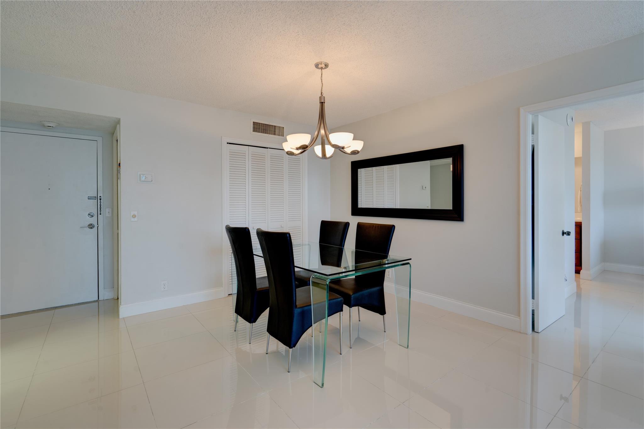 2000 S Ocean Blvd 2L