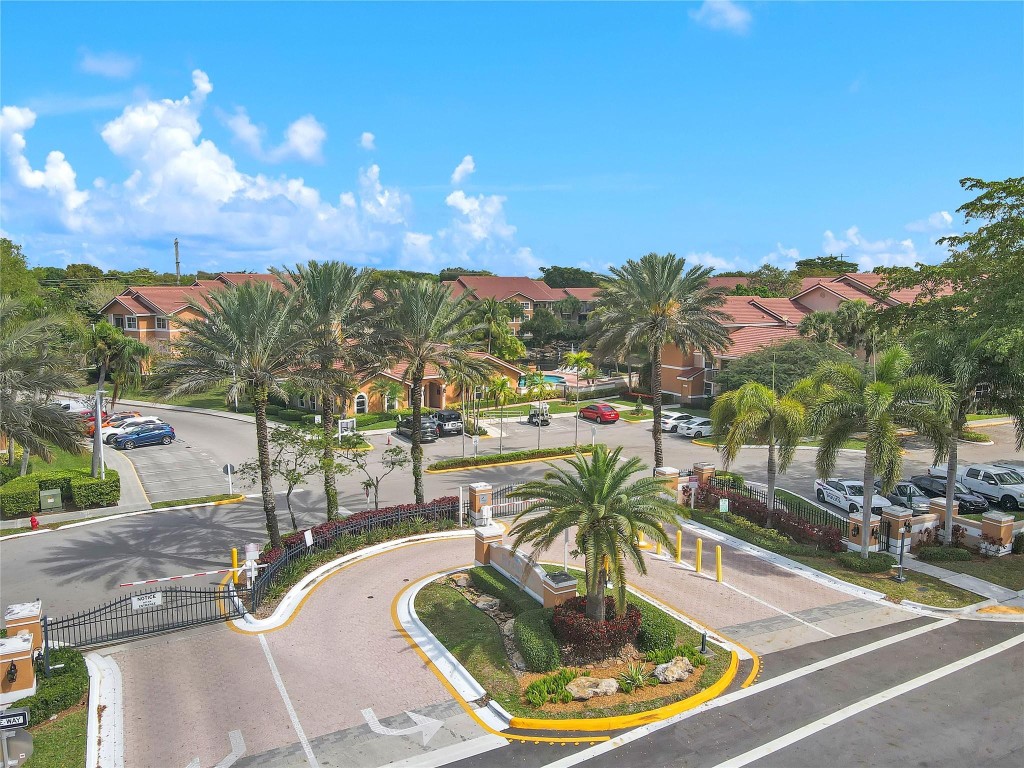 EDGEWATER - Residential