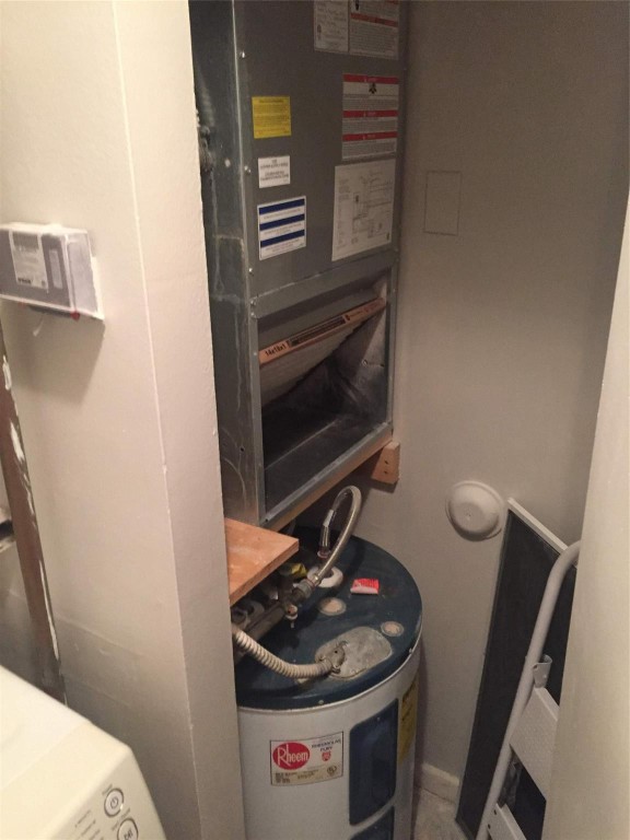 EDGEWATER - Residential