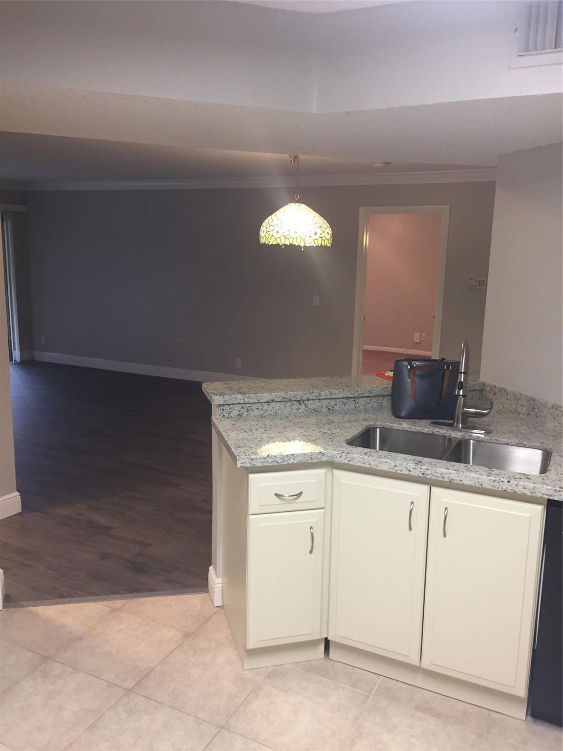 EDGEWATER - Residential