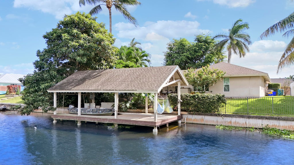 Photo of 1209 SW 25TH Avenue, Boynton Beach, FL 33426 (MLS # B26093384)