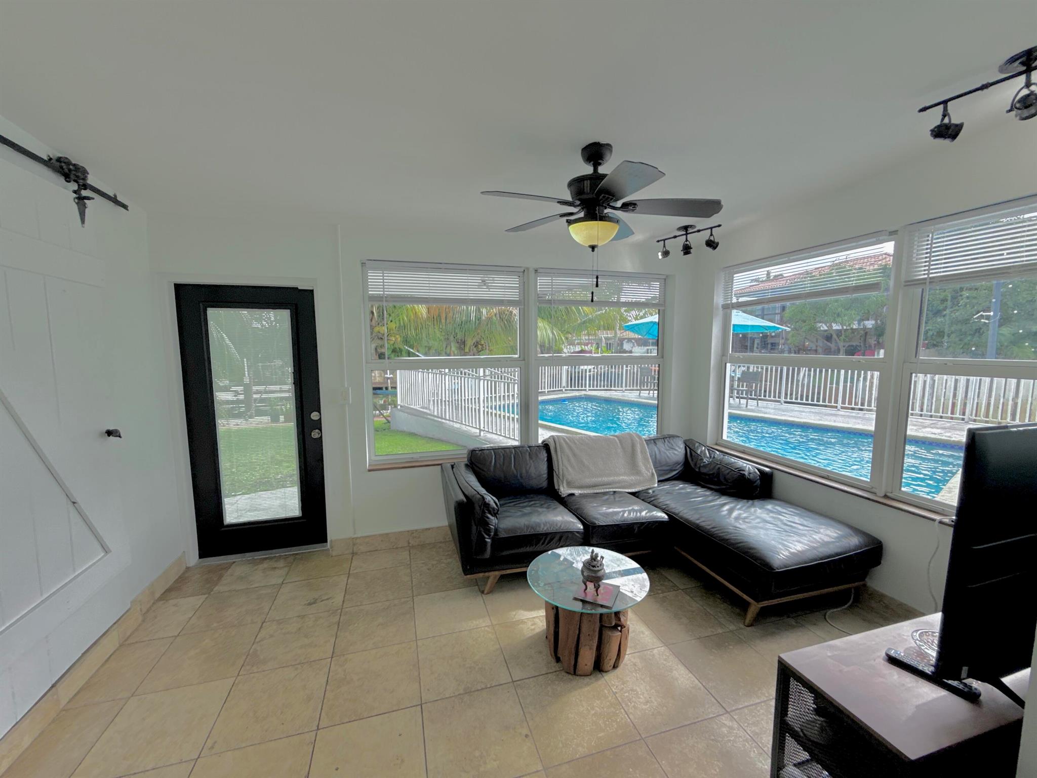 AVON HEIGHTS - Residential Lease