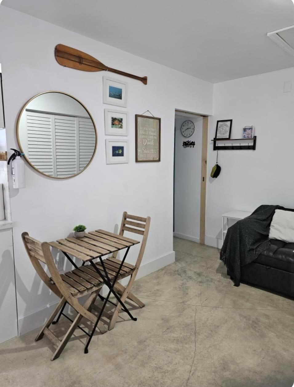 AVON HEIGHTS - Residential Lease