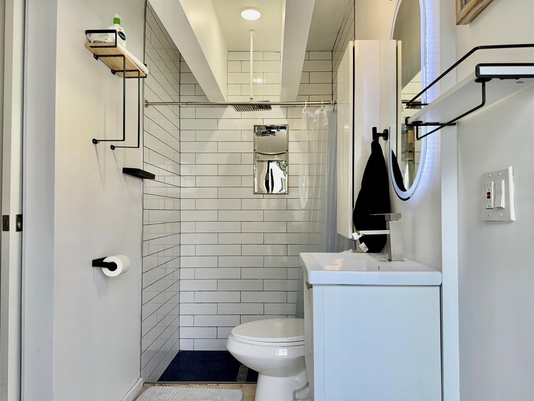 AVON HEIGHTS - Residential Lease