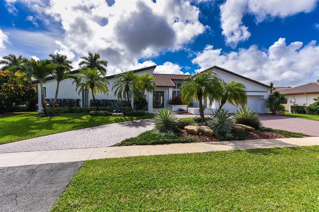 Photo of 4720 Cherry Laurel Lane, Delray Beach, FL 33445 (MLS # R10665641)