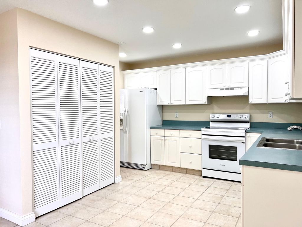 Photo of 1521 NW 19th Terrace #203, Delray Beach, FL 33445 (MLS # R11009776)