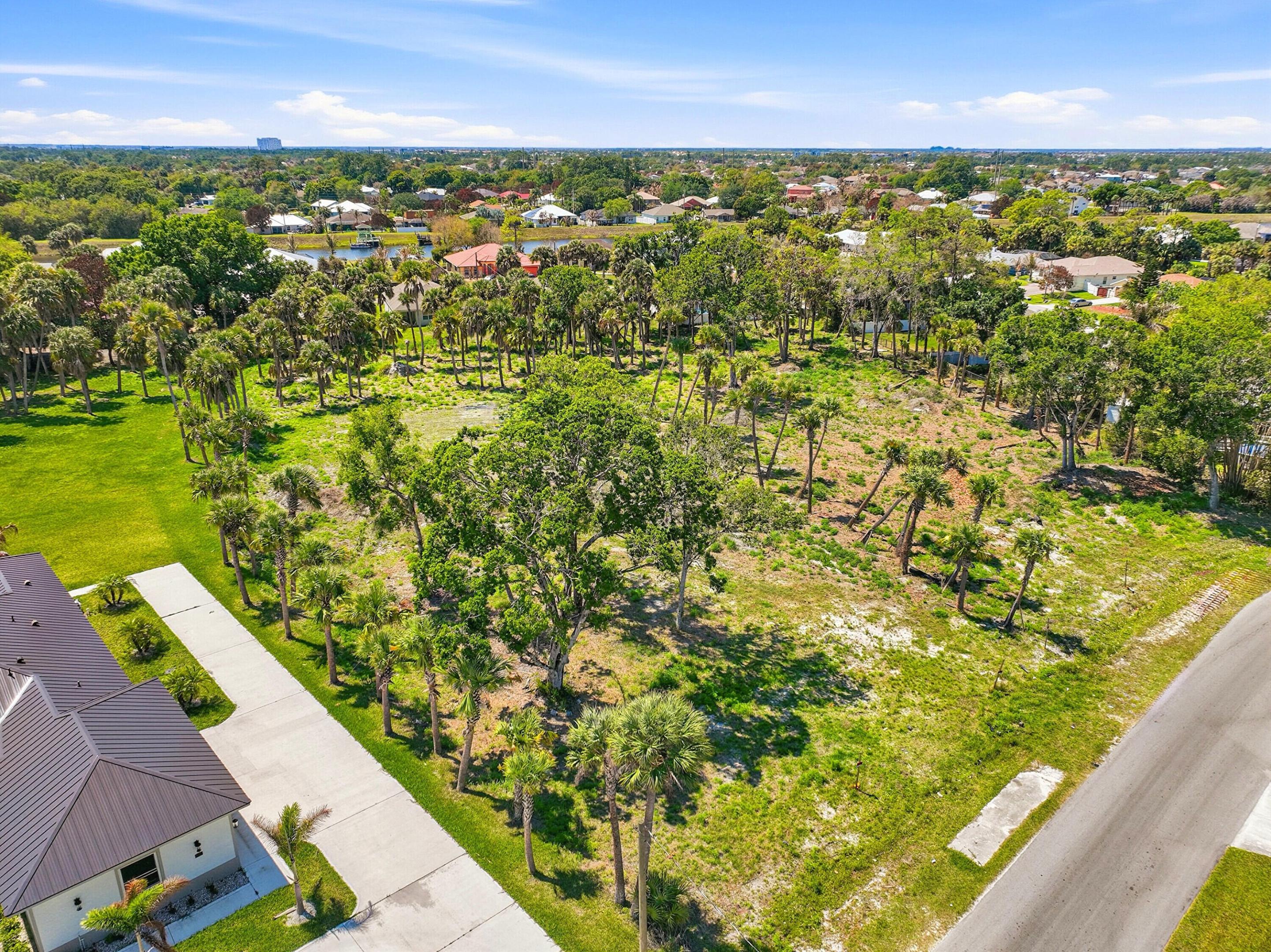 LEAFY ROAD ESTATES - Land
